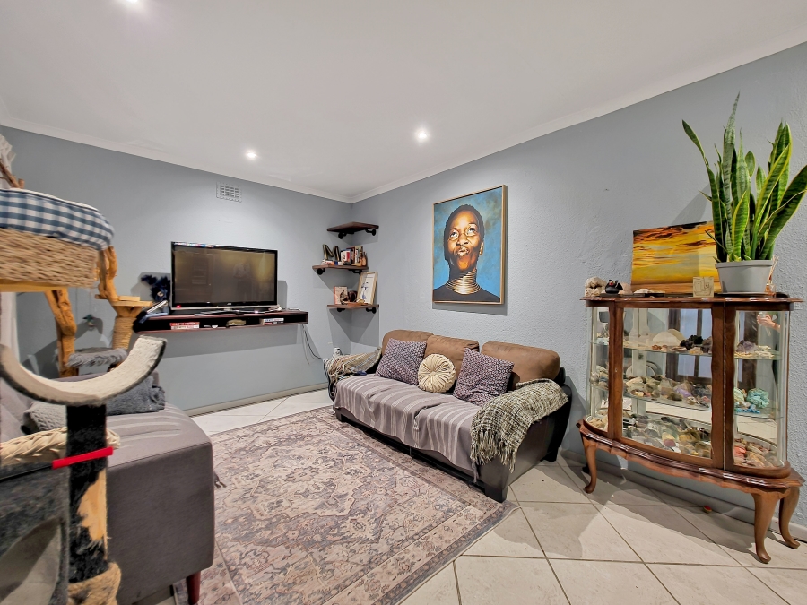 4 Bedroom Property for Sale in Sunridge Western Cape